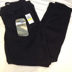 Women's black skinny jean size 8 Seven7